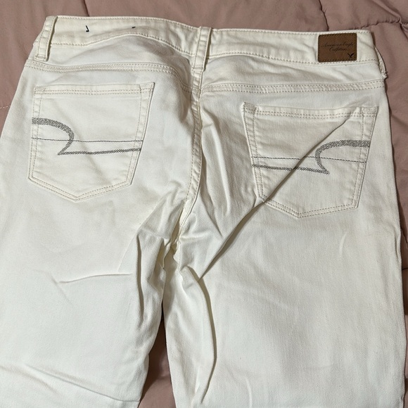 American Eagle Women’s White Jeans - Picture 5 of 8
